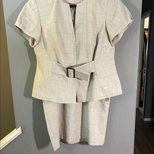 Elegant Beige Women's Suit Set